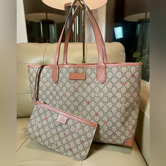Gucci Handbags - GUCCI▪️GG Supreme canvas Stars Tote with pouch
